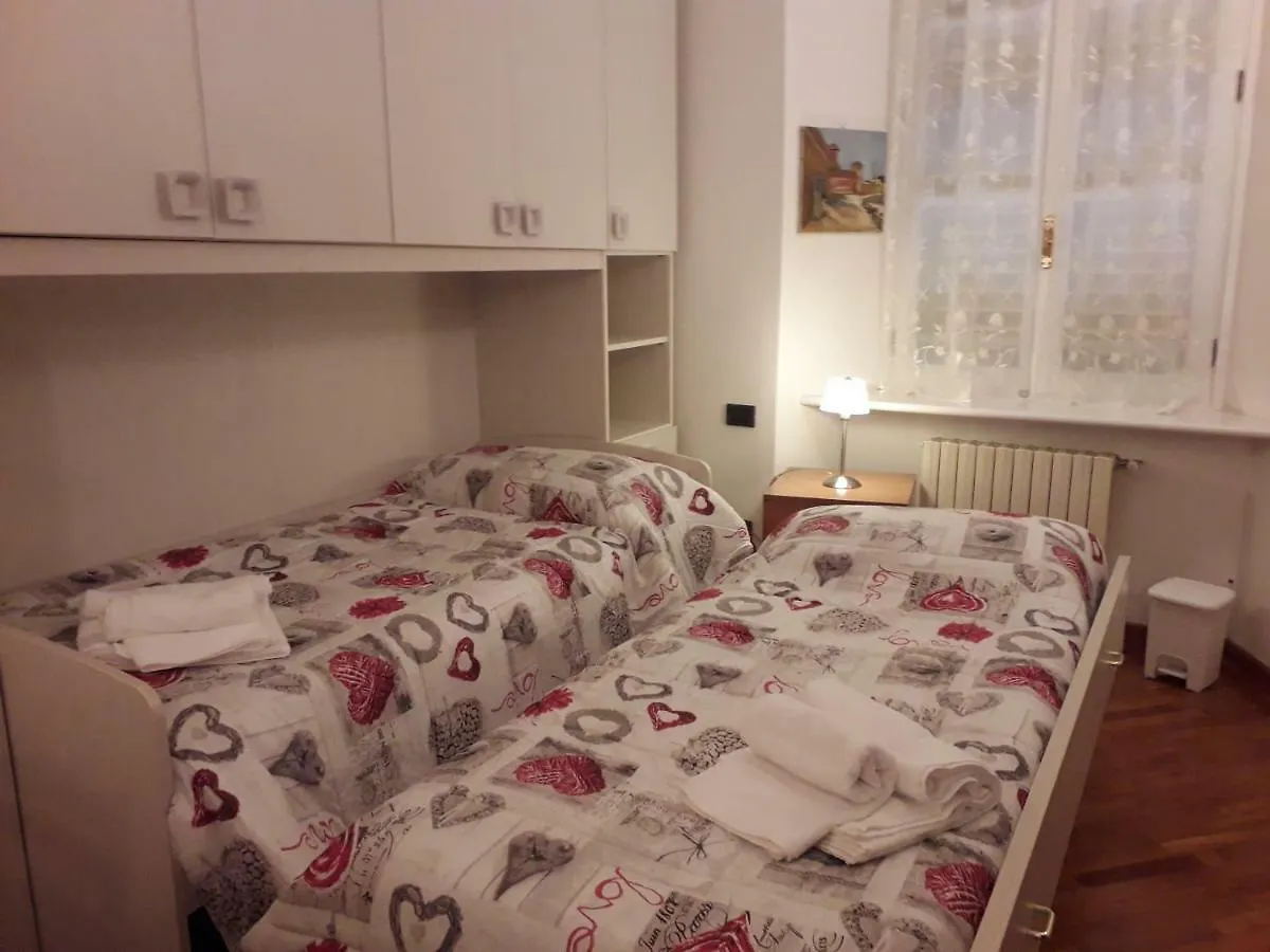 Emy & Lu Casa Vacanza Citta' Alta Bergamo 0*,  Olaszország
